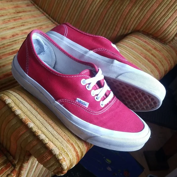 Shoes - Picture 4 of 6